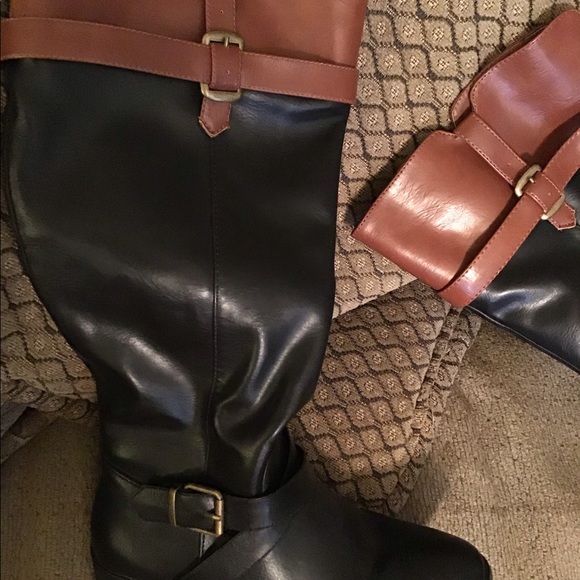 Women’s Rampage riding boots Size 6 1/2  Black boots with brown strip at top. - Picture 8 of 10
